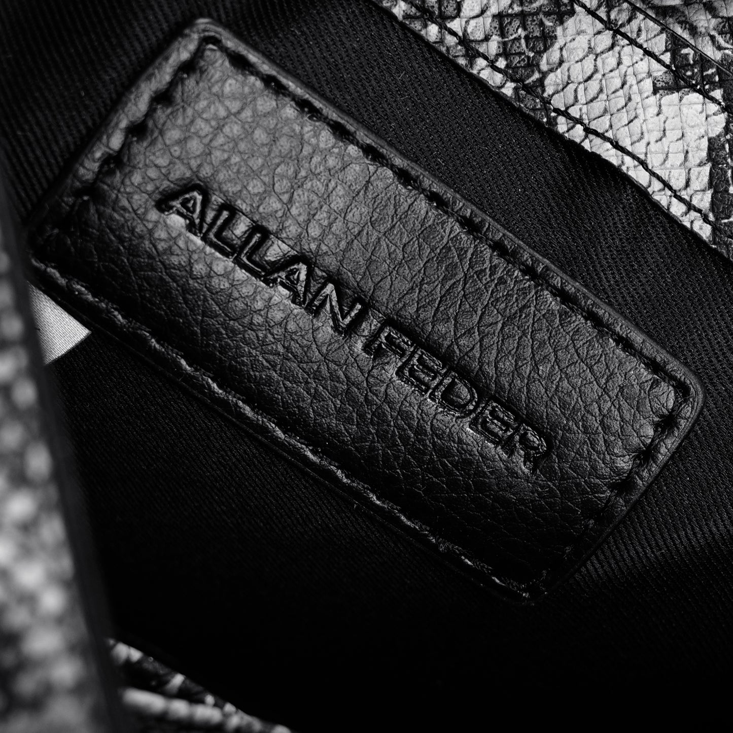 Glossé Mini | Meera Creation x Allan Feder